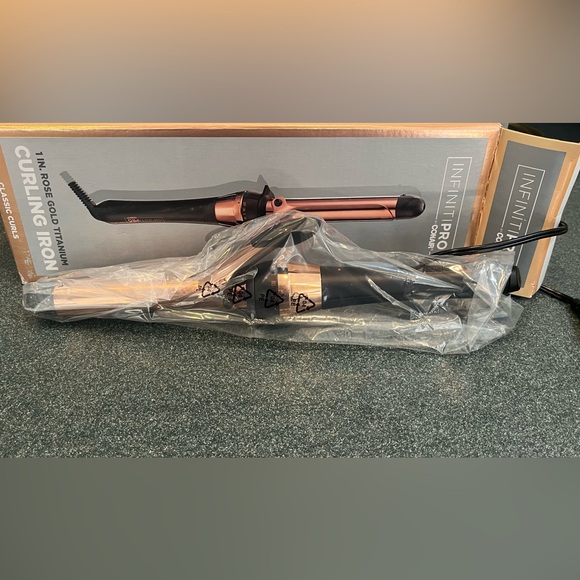 Conair infinite pro curling iron- rose gold-1”. New in box - Picture 1 of 3